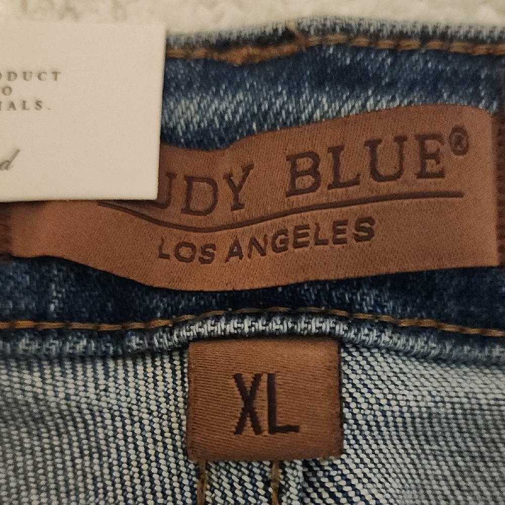 Judy Blue Blue and White Jean Shorts with Sherpa Trim - Picture 2 of 3